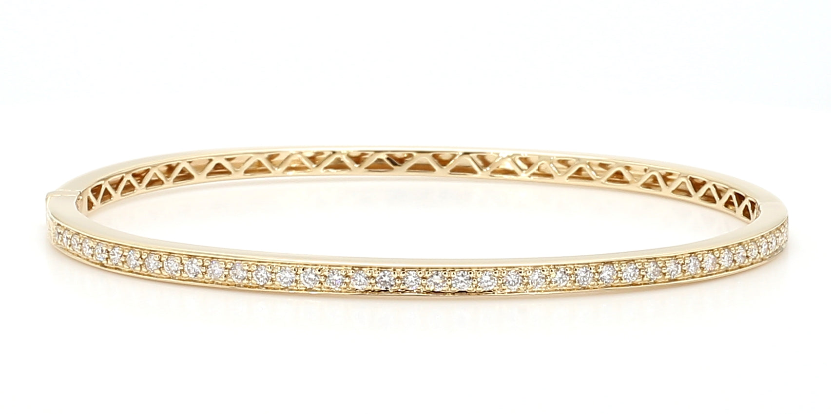 0.64ctw Round Diamond Slim Hinged Bangle