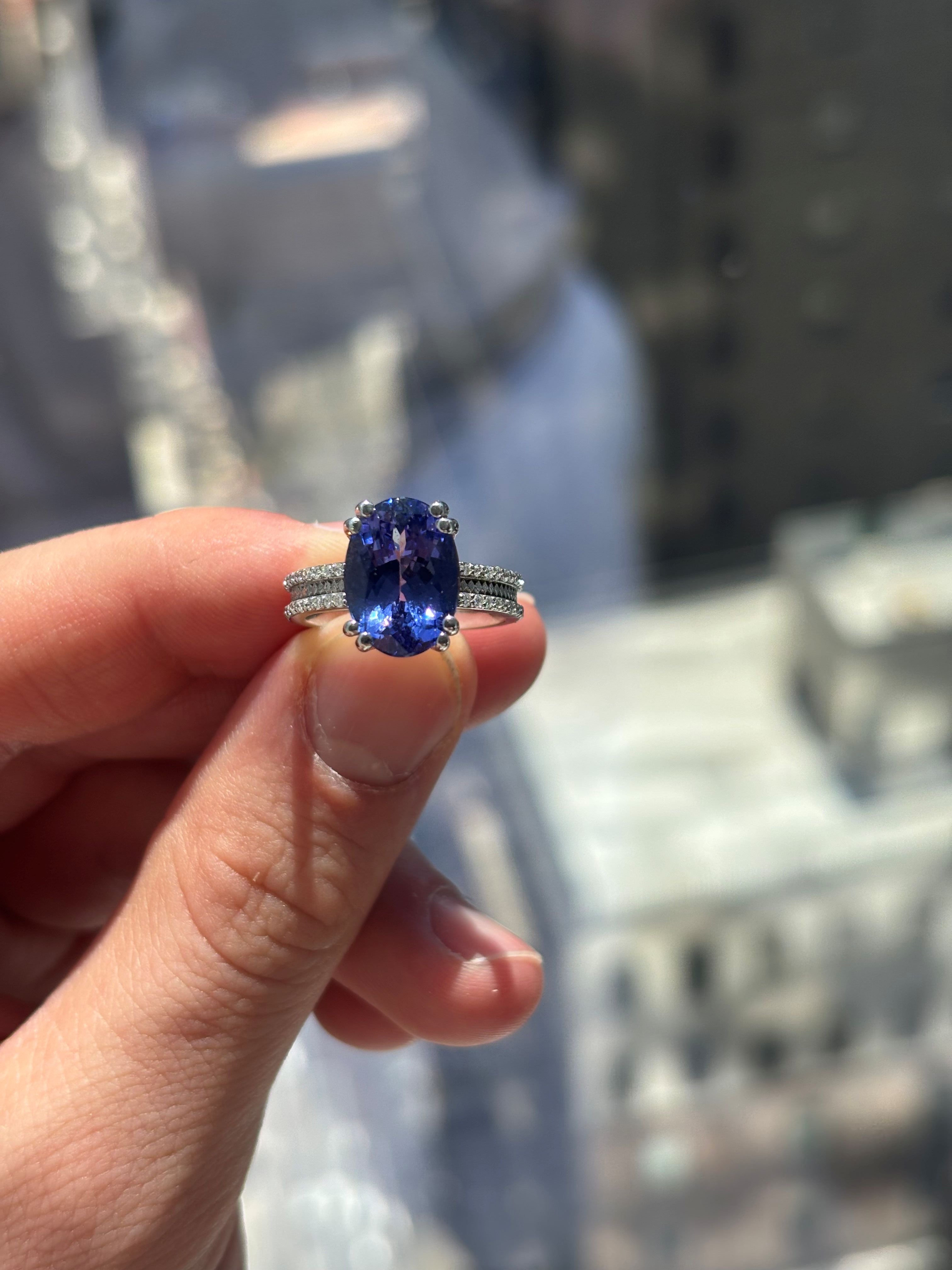 5.50ctw Oval Tanzanite and Diamond Pavé Band Ring featuring Double Row Accents
