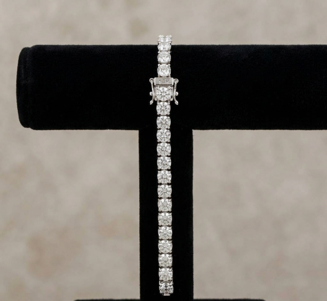 GIA-Certified 11.97ctw Round Brilliant Diamond Tennis Bracelet