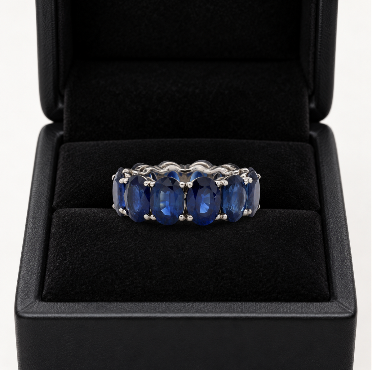 22.27 Carat Total Weight Oval Ceylon Blue Sapphire Eternity Band in Platinum, detail